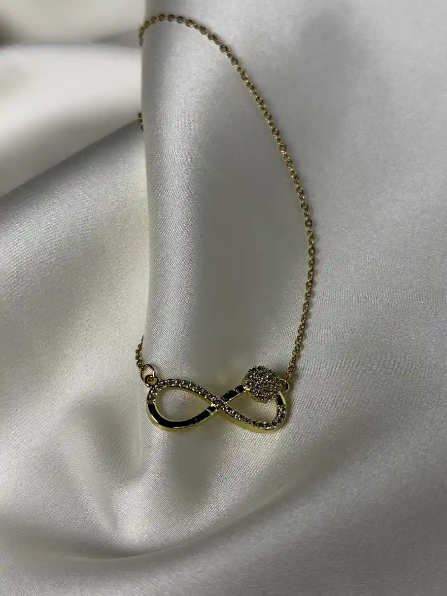 Collier infinity