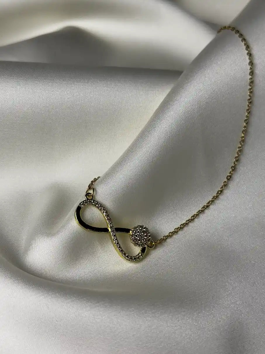Collier infinity