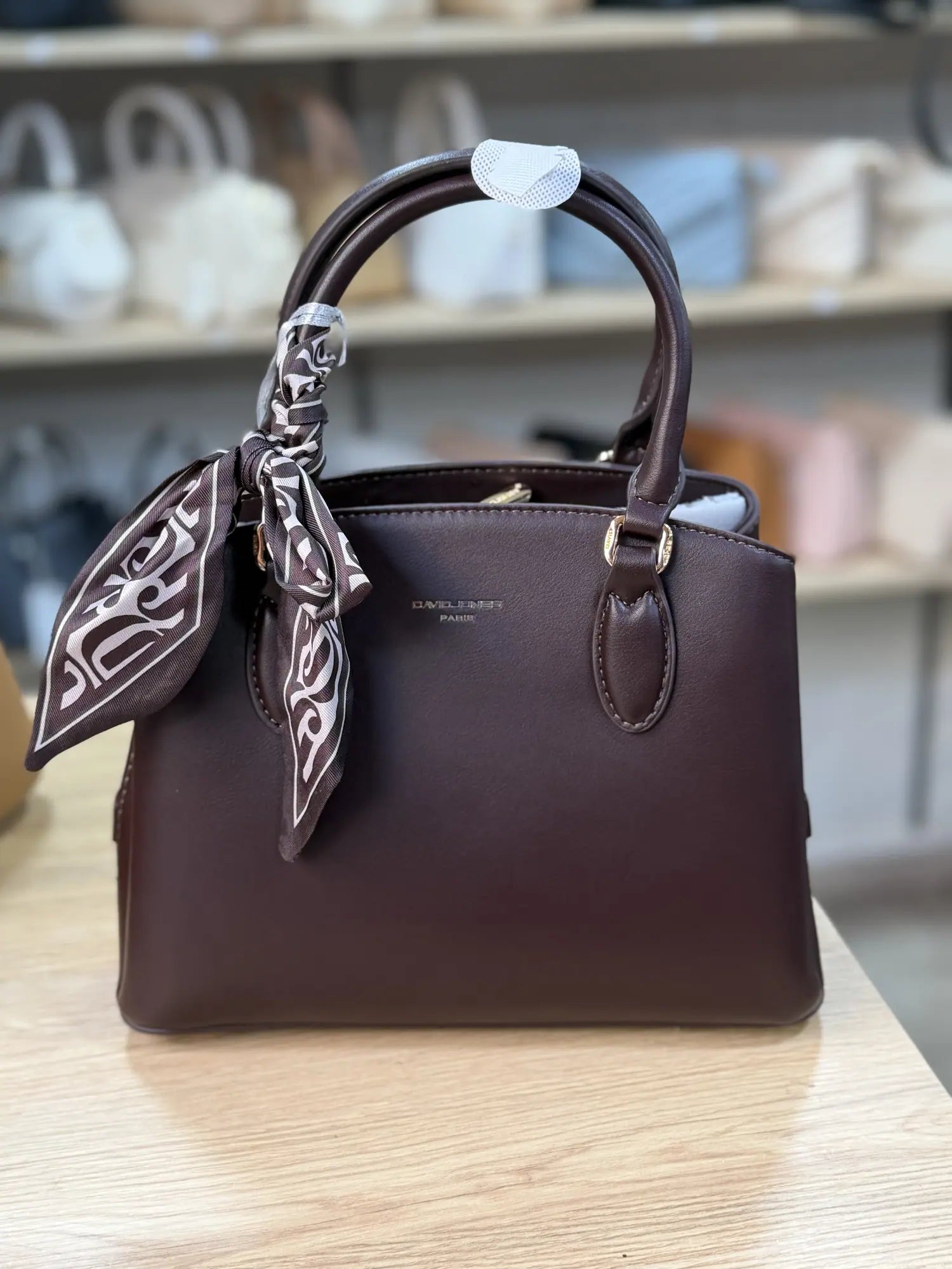 Sac à main à anses rondes et foulard - Chocolat