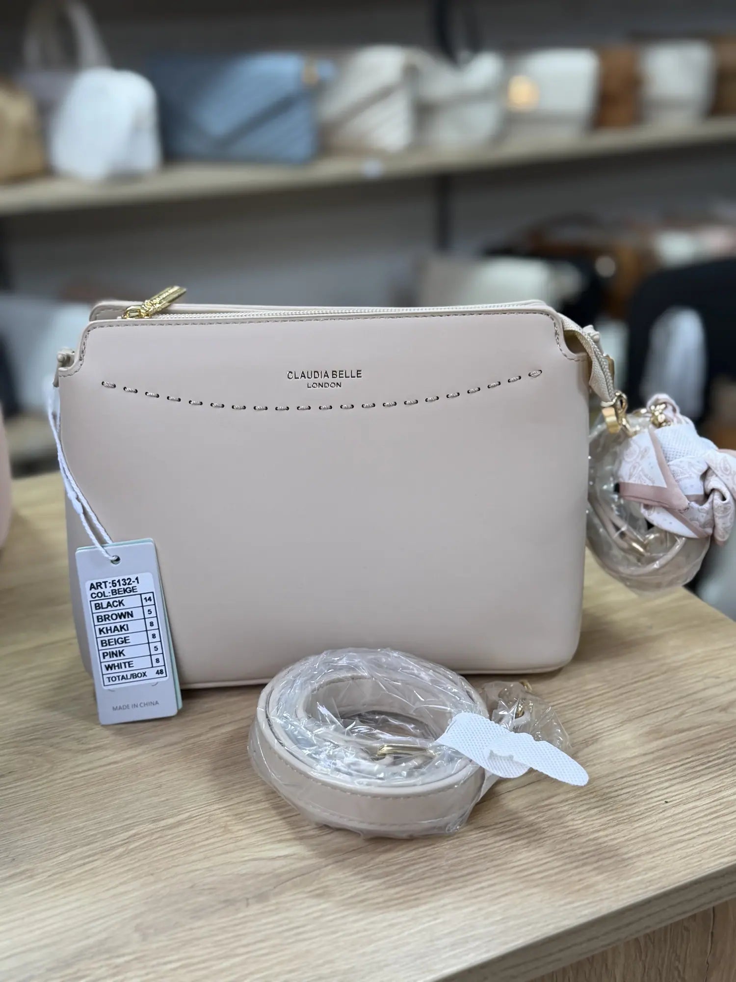 Sac bandoulière à surpiqûres ajourées - Beige